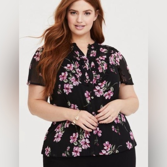 EUC TORRID Black Floral Bubble Hem Chiffon Blouse Plus Size 4 Short Sleeve Top - Picture 6 of 6